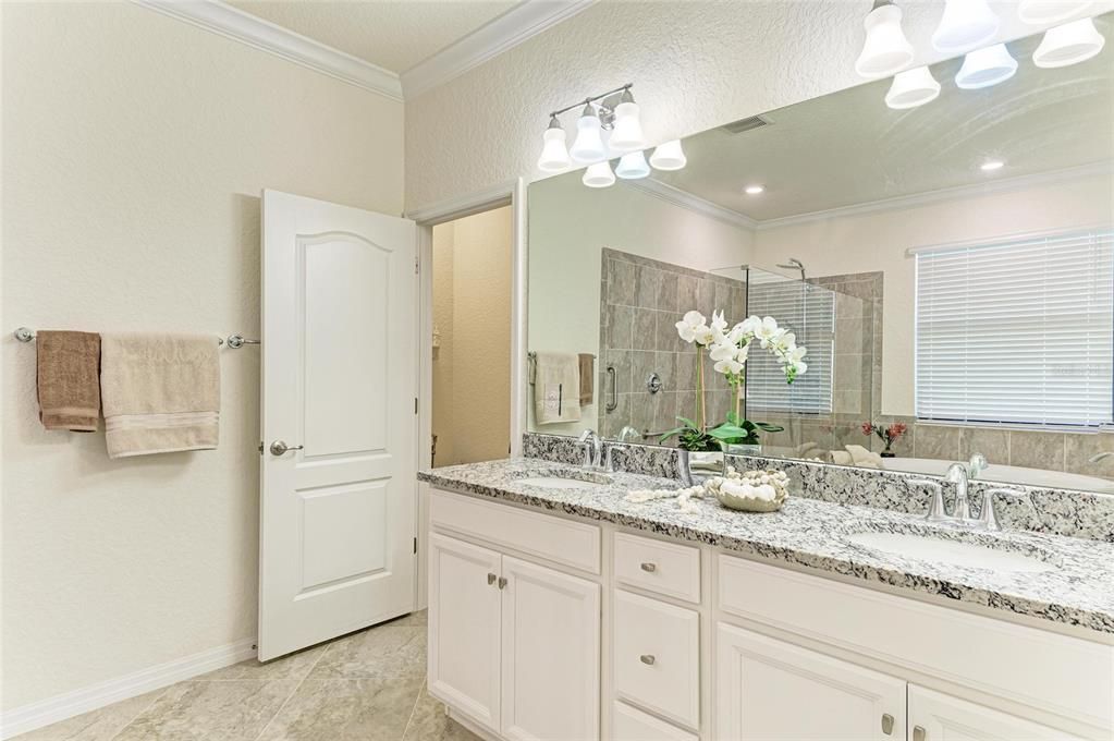 For Sale: $680,000 (3 beds, 3 baths, 2217 Square Feet)