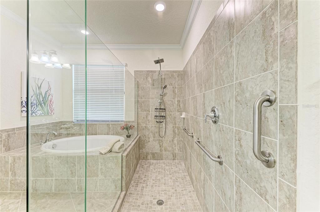 For Sale: $680,000 (3 beds, 3 baths, 2217 Square Feet)