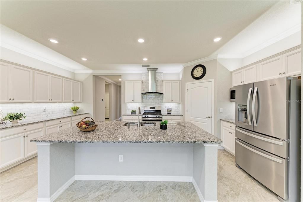 For Sale: $680,000 (3 beds, 3 baths, 2217 Square Feet)