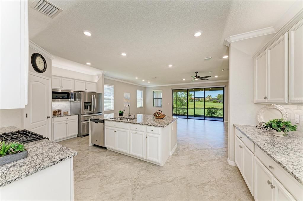 For Sale: $680,000 (3 beds, 3 baths, 2217 Square Feet)