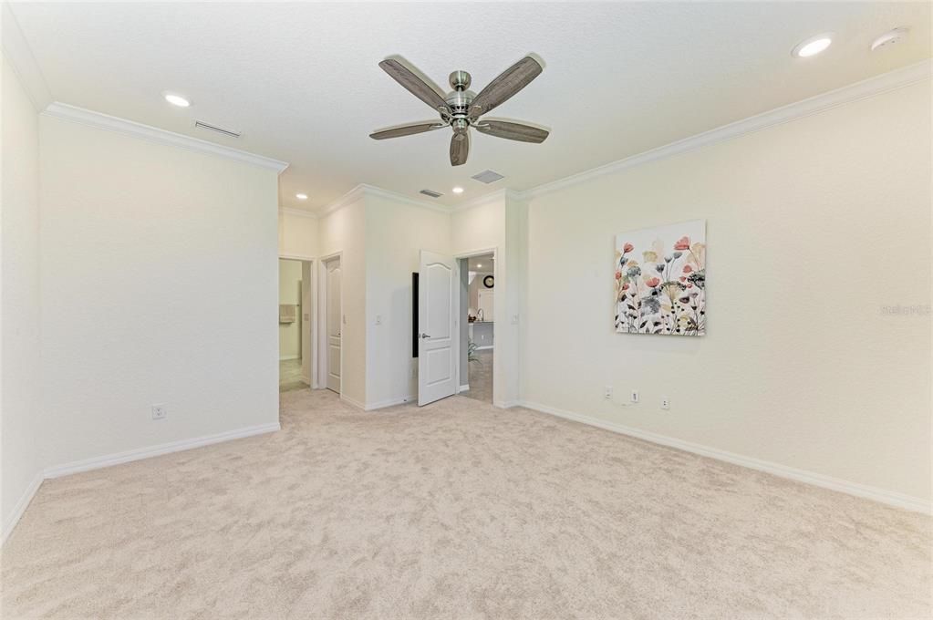 For Sale: $680,000 (3 beds, 3 baths, 2217 Square Feet)