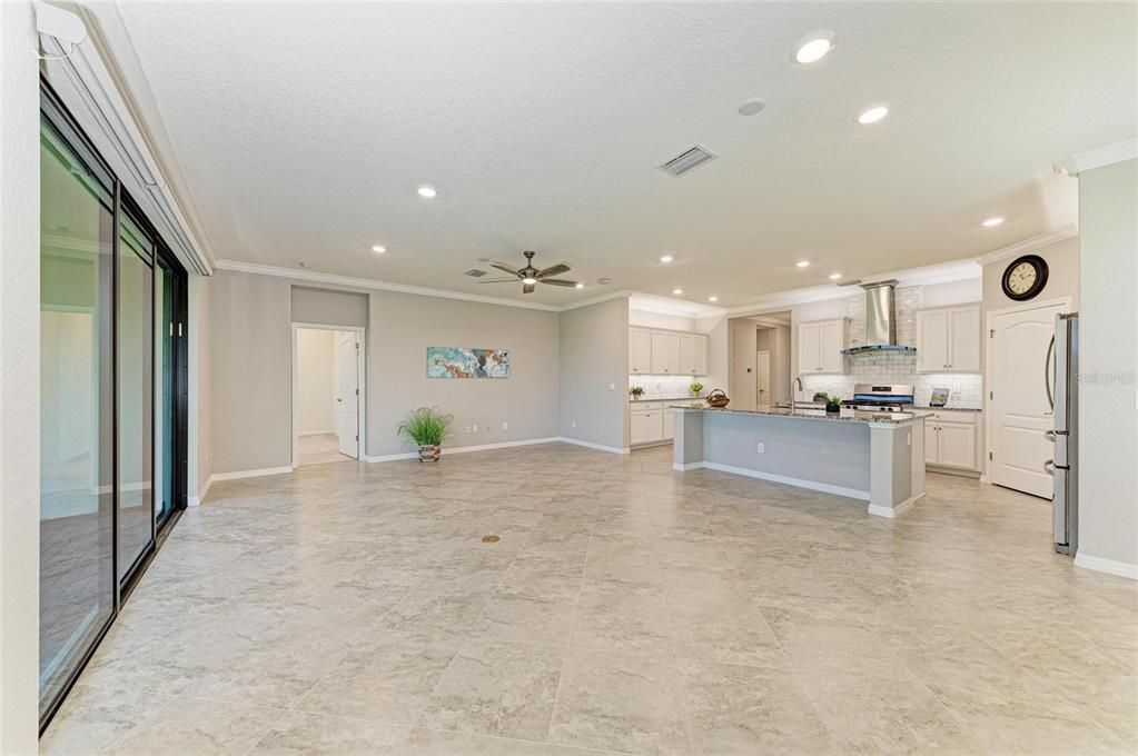 For Sale: $680,000 (3 beds, 3 baths, 2217 Square Feet)