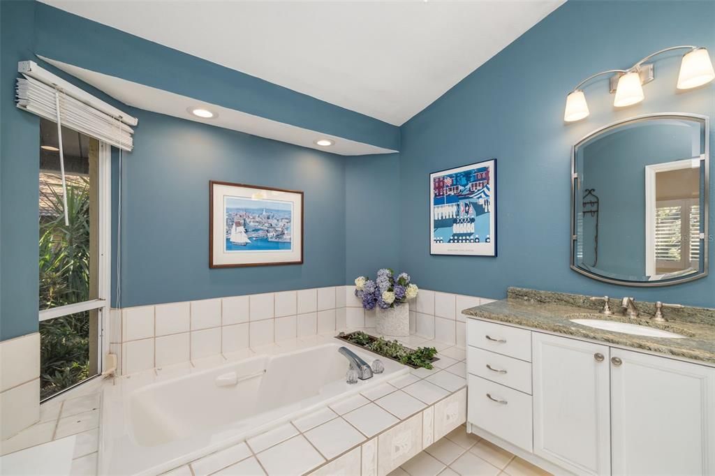 En Venta: $600,000 (4 camas, 3 baños, 2406 Pies cuadrados)