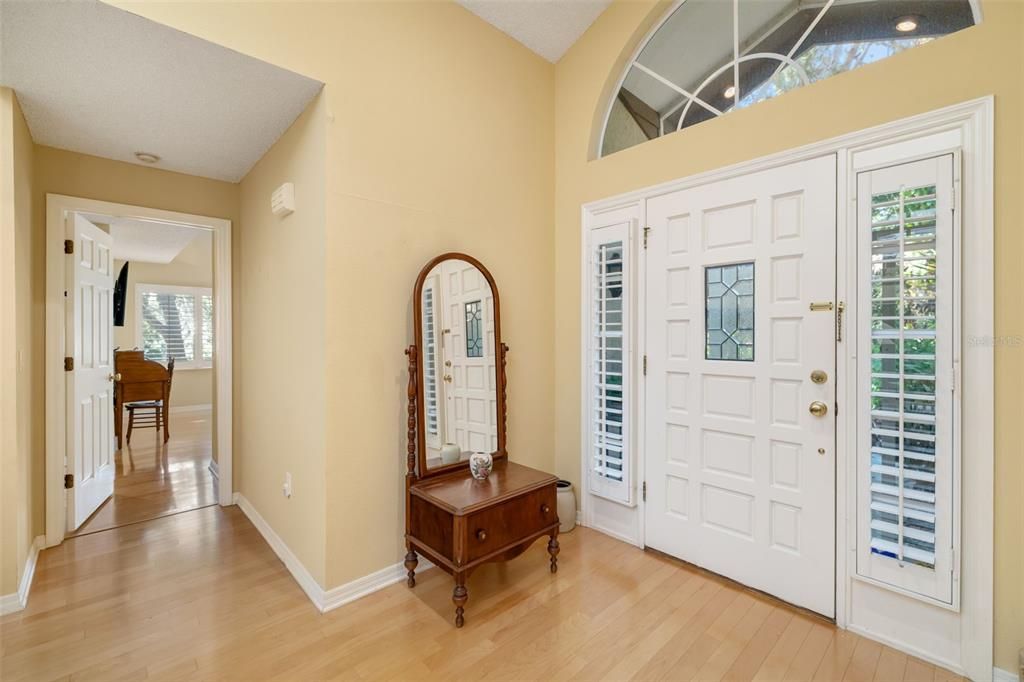 En Venta: $600,000 (4 camas, 3 baños, 2406 Pies cuadrados)