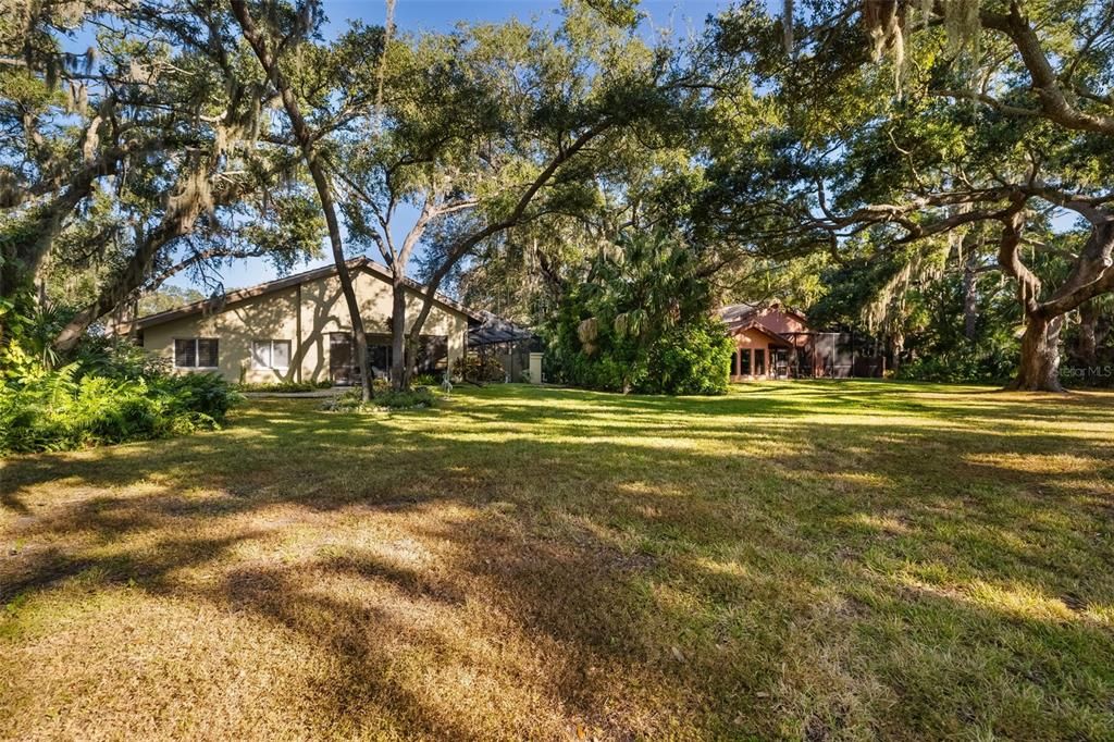 En Venta: $600,000 (4 camas, 3 baños, 2406 Pies cuadrados)