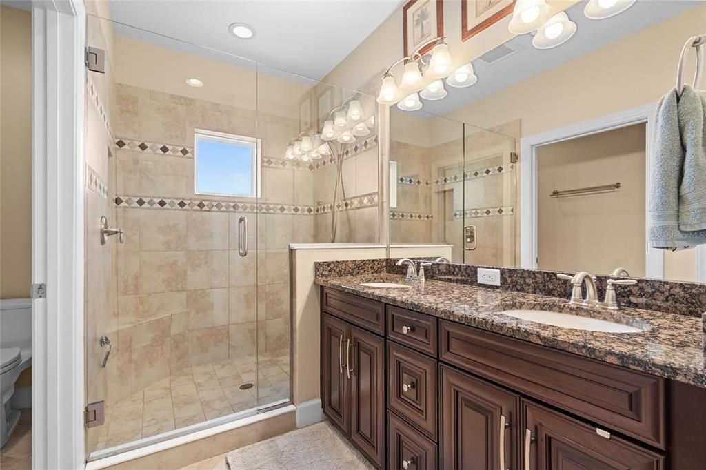 На продажу: $670,000 (3 спален, 2 ванн, 1920 Квадратных фут)