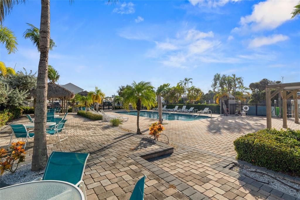 На продажу: $670,000 (3 спален, 2 ванн, 1920 Квадратных фут)