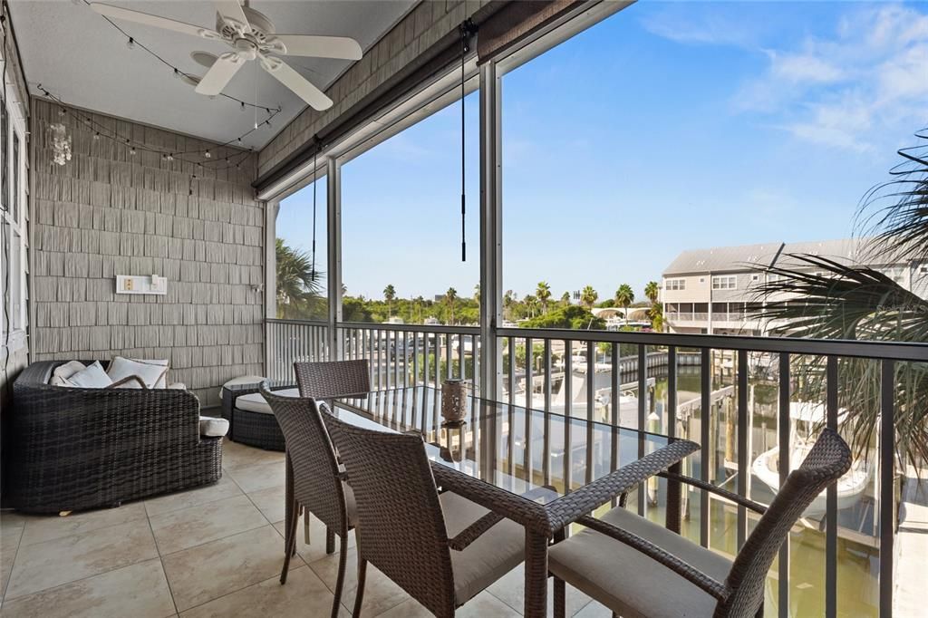 На продажу: $670,000 (3 спален, 2 ванн, 1920 Квадратных фут)