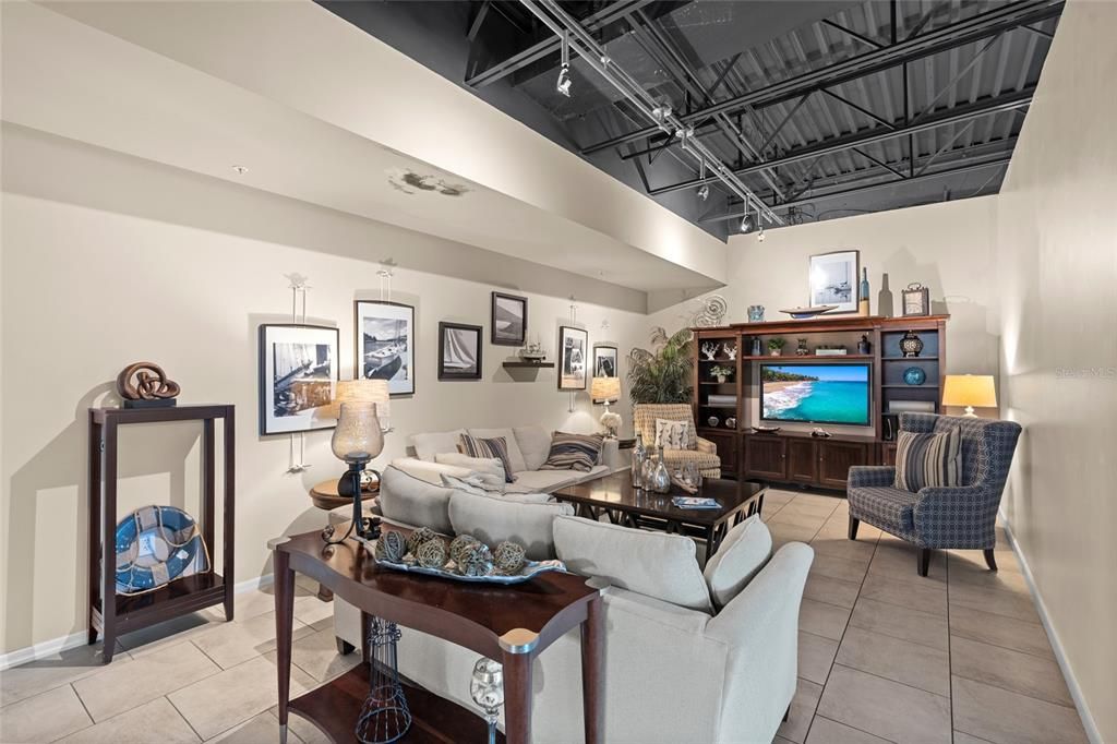 На продажу: $670,000 (3 спален, 2 ванн, 1920 Квадратных фут)