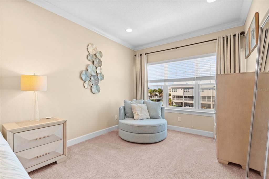 На продажу: $670,000 (3 спален, 2 ванн, 1920 Квадратных фут)