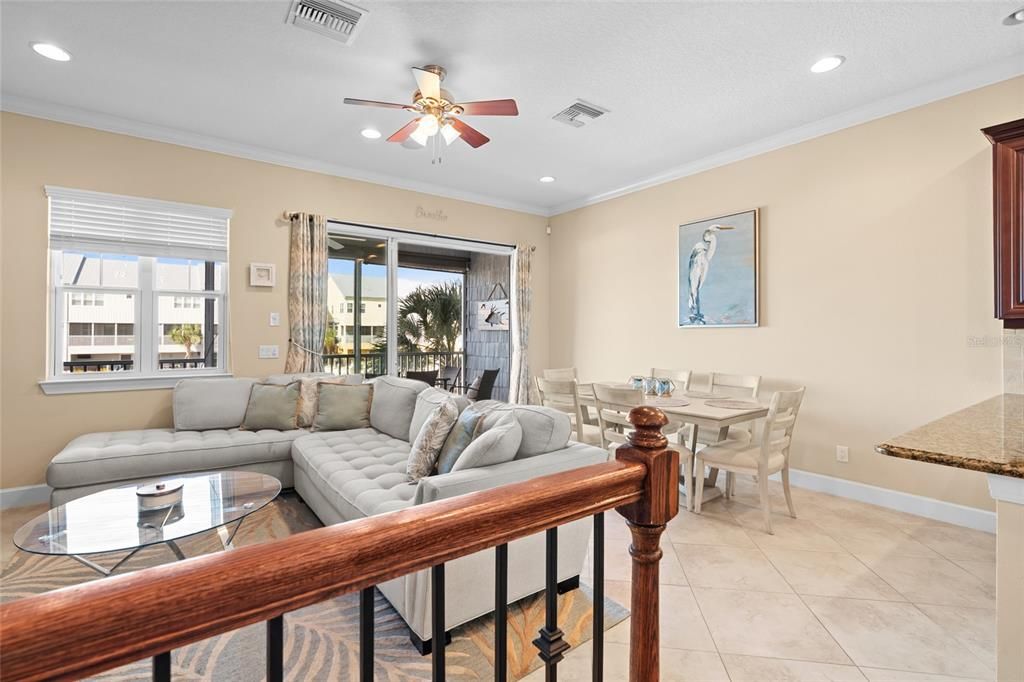 На продажу: $670,000 (3 спален, 2 ванн, 1920 Квадратных фут)