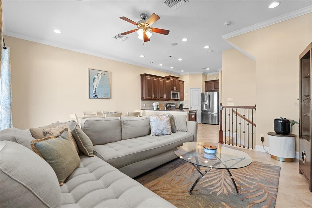 На продажу: $670,000 (3 спален, 2 ванн, 1920 Квадратных фут)