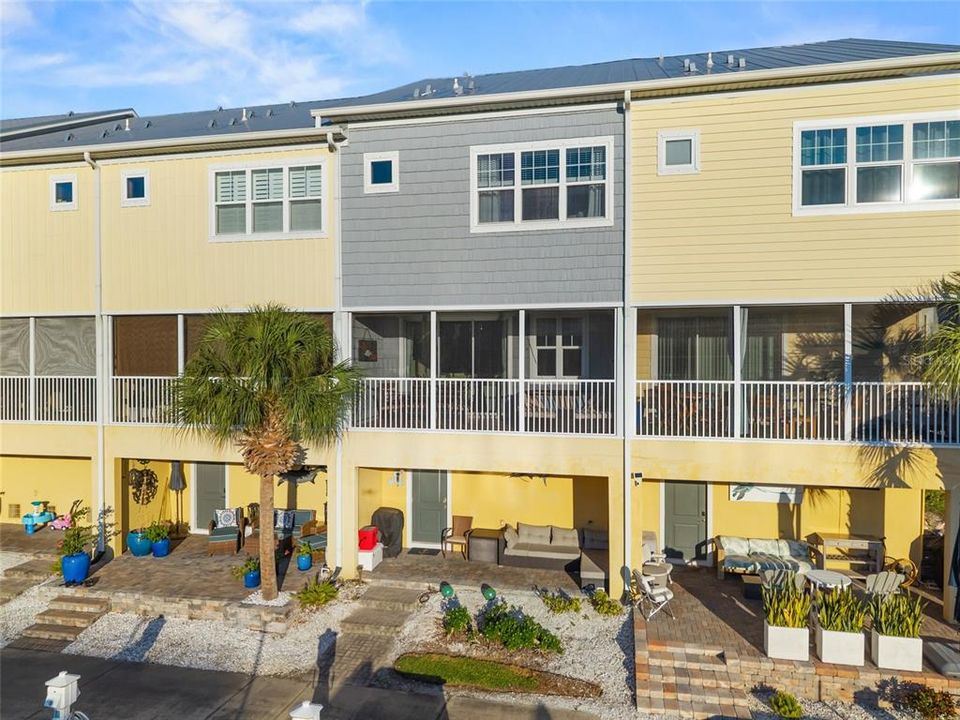 На продажу: $670,000 (3 спален, 2 ванн, 1920 Квадратных фут)