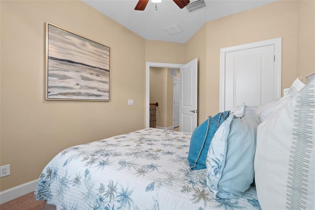 На продажу: $670,000 (3 спален, 2 ванн, 1920 Квадратных фут)