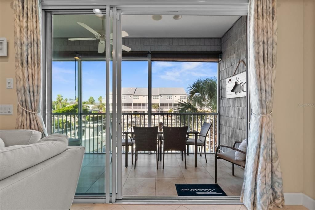 На продажу: $670,000 (3 спален, 2 ванн, 1920 Квадратных фут)