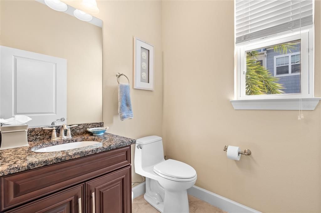 На продажу: $670,000 (3 спален, 2 ванн, 1920 Квадратных фут)