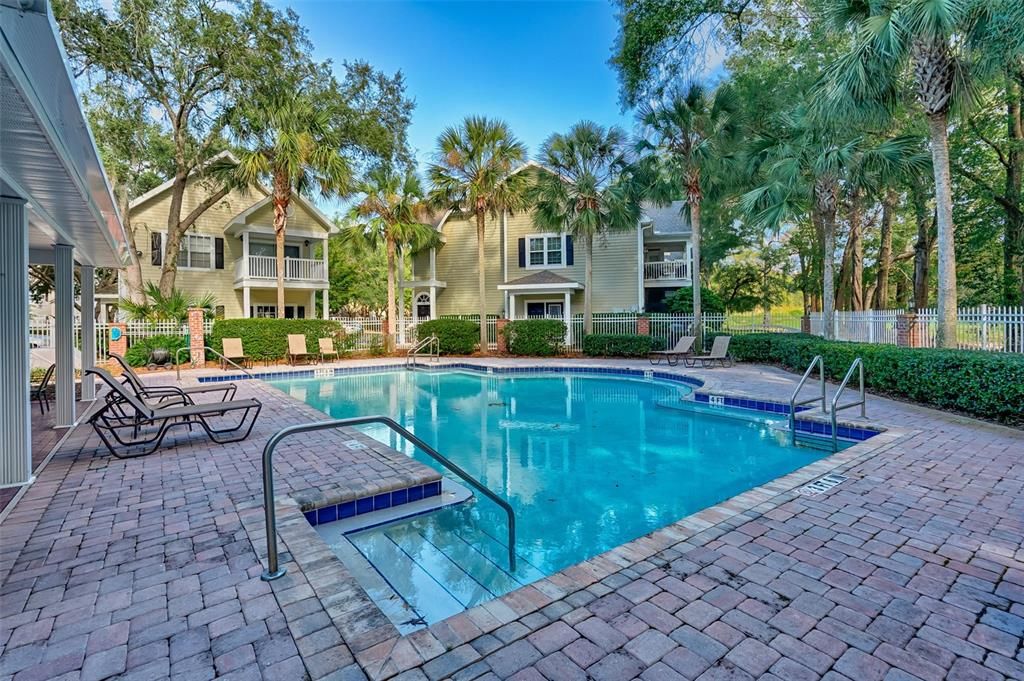 For Sale: $279,900 (2 beds, 2 baths, 1250 Square Feet)