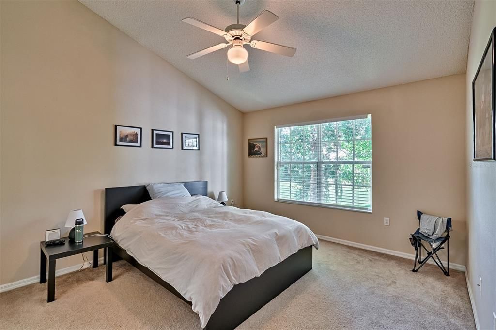 For Sale: $279,900 (2 beds, 2 baths, 1250 Square Feet)