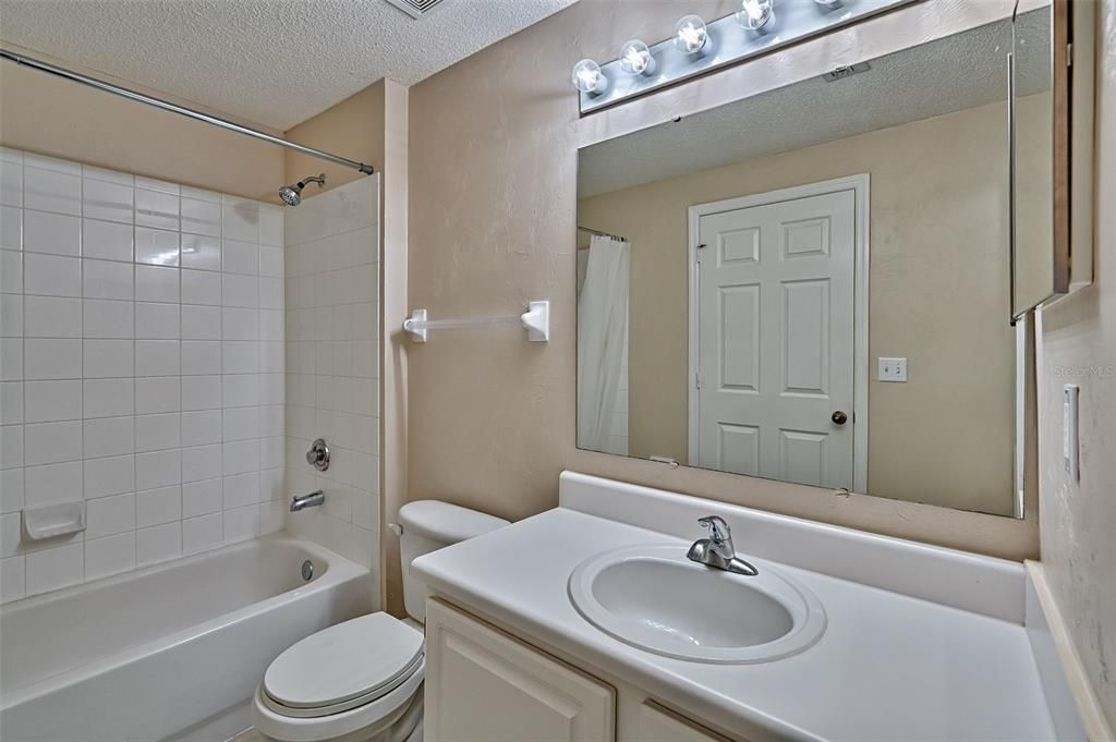For Sale: $279,900 (2 beds, 2 baths, 1250 Square Feet)