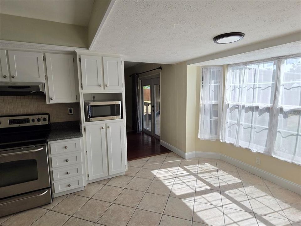 待售: $449,000 (4 贝兹, 2 浴室, 2022 平方英尺)