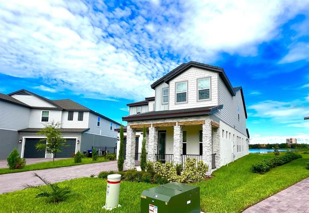 出租: $5,900 (5 贝兹, 4 浴室, 3878 平方英尺)