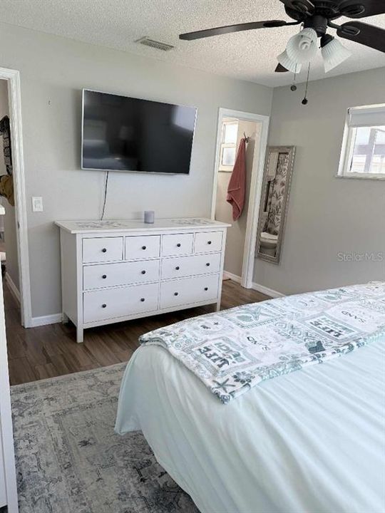 En Venta: $333,800 (3 camas, 2 baños, 1272 Pies cuadrados)