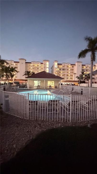 В аренду: $4,500 (3 спален, 3 ванн, 1995 Квадратных фут)