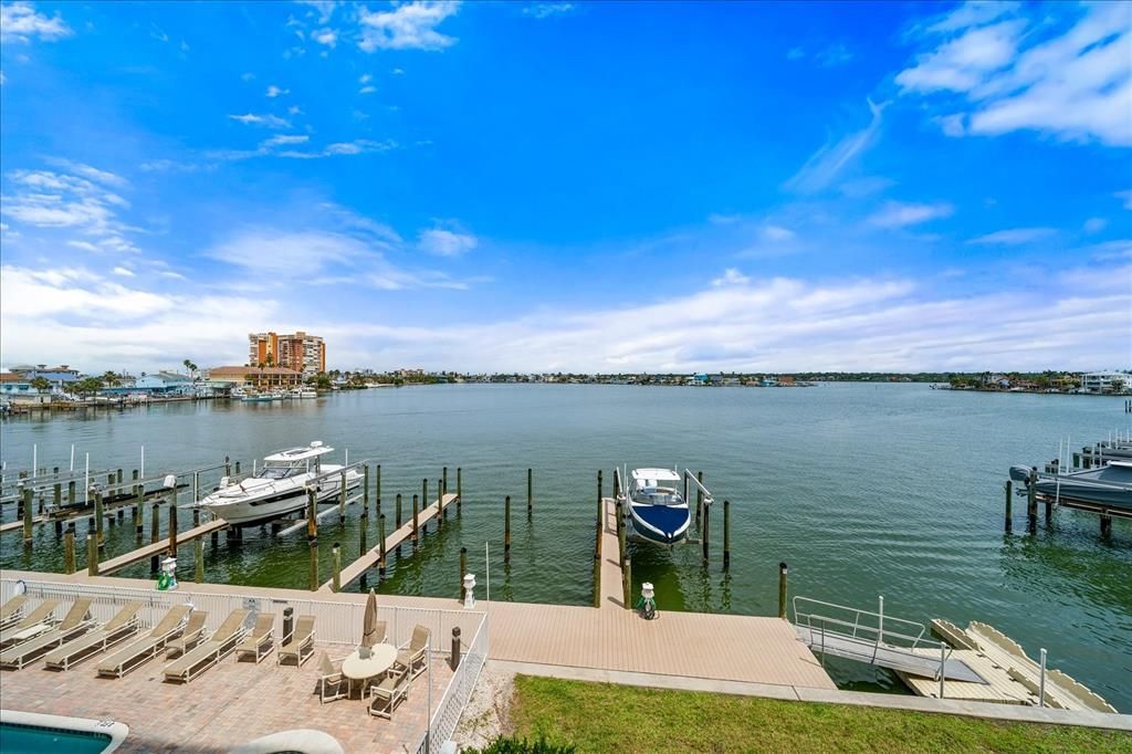 В аренду: $4,500 (3 спален, 3 ванн, 1995 Квадратных фут)