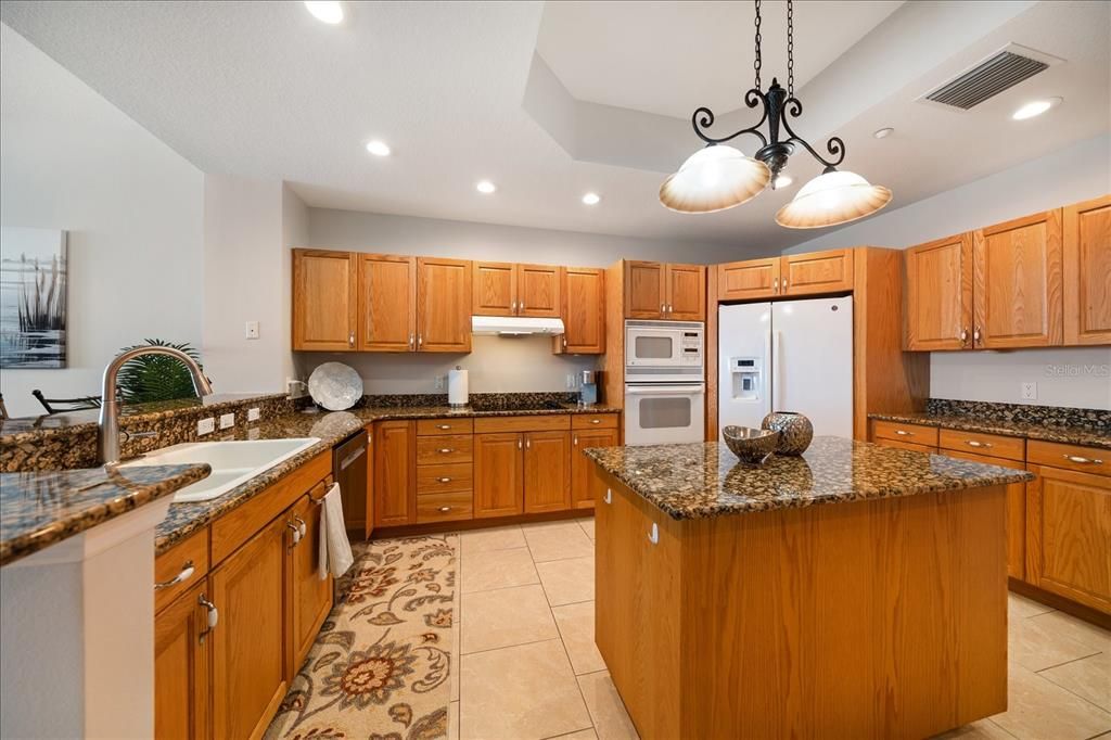 В аренду: $4,500 (3 спален, 3 ванн, 1995 Квадратных фут)