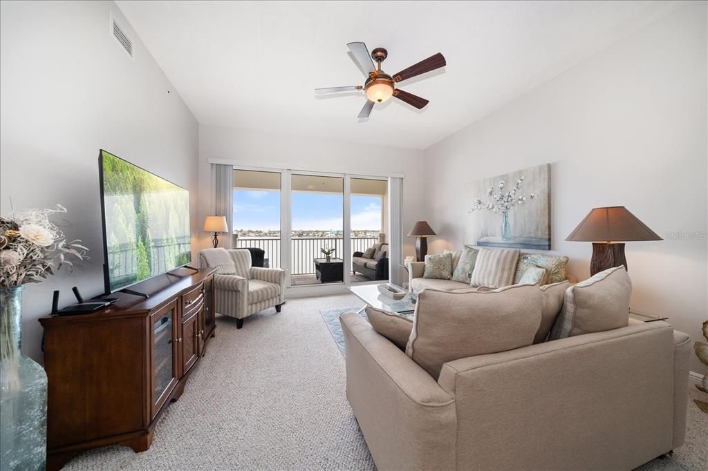 В аренду: $4,500 (3 спален, 3 ванн, 1995 Квадратных фут)