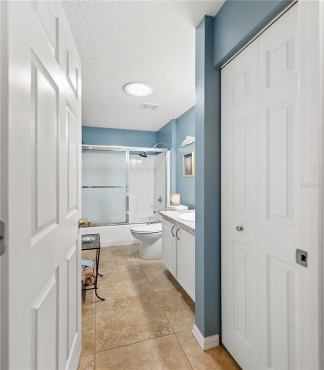 Под контрактом: $385,000 (3 спален, 2 ванн, 1929 Квадратных фут)