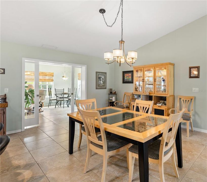 Под контрактом: $385,000 (3 спален, 2 ванн, 1929 Квадратных фут)