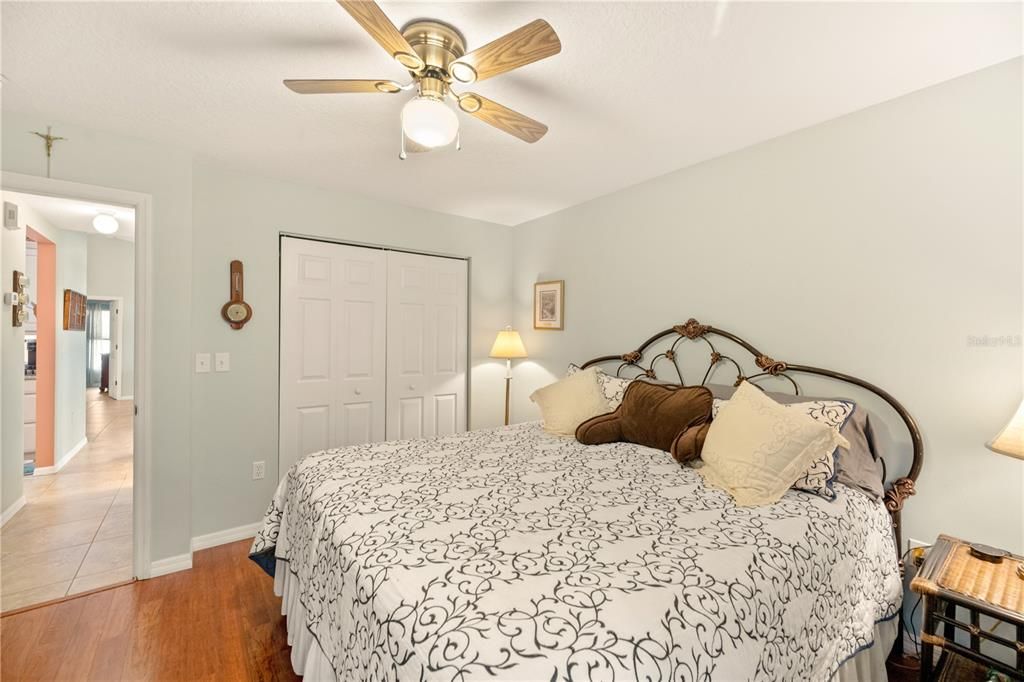 Под контрактом: $385,000 (3 спален, 2 ванн, 1929 Квадратных фут)