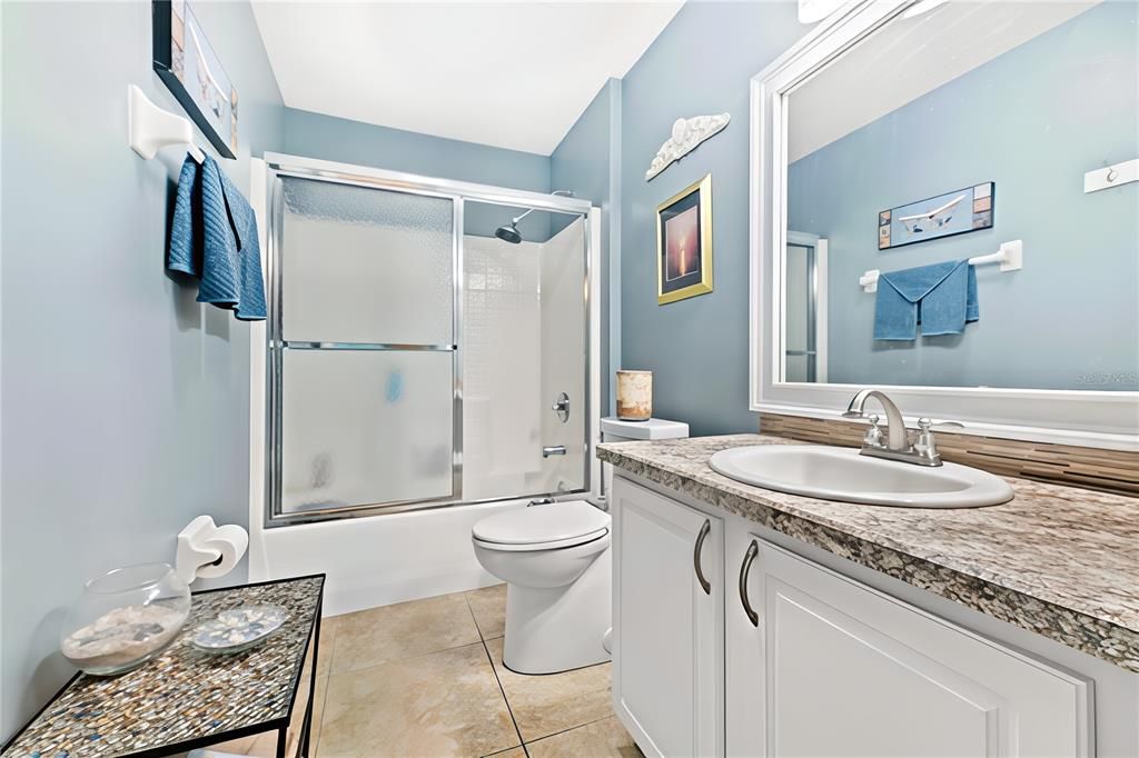 Под контрактом: $385,000 (3 спален, 2 ванн, 1929 Квадратных фут)