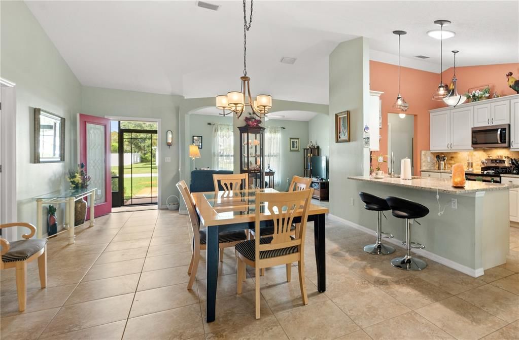 Под контрактом: $385,000 (3 спален, 2 ванн, 1929 Квадратных фут)