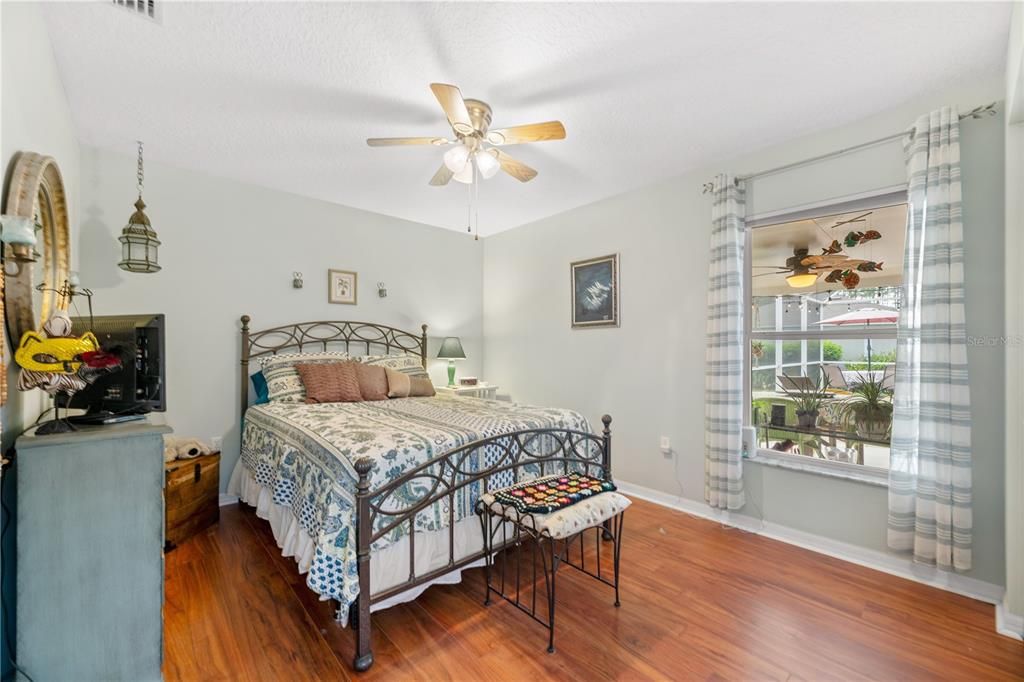 Под контрактом: $385,000 (3 спален, 2 ванн, 1929 Квадратных фут)