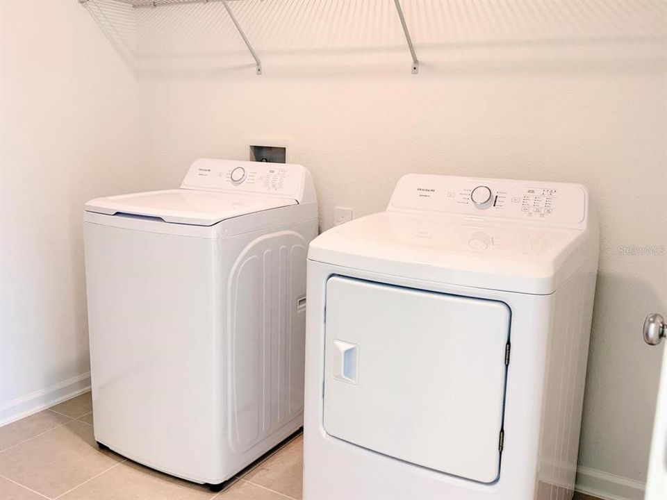 出租: $2,500 (4 贝兹, 2 浴室, 1824 平方英尺)