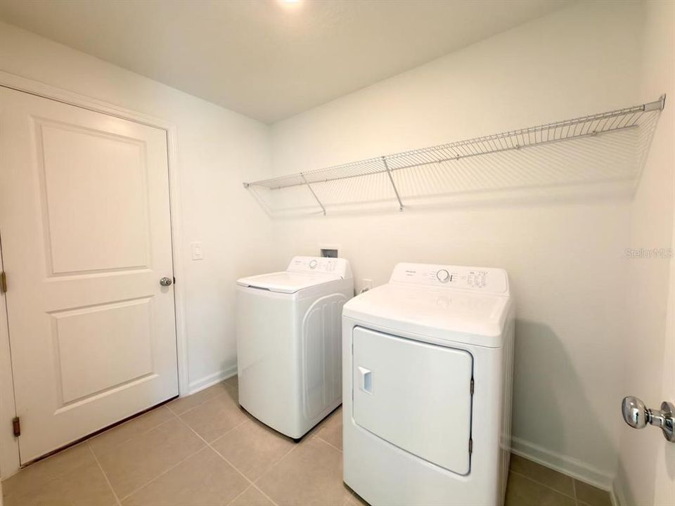 出租: $2,500 (4 贝兹, 2 浴室, 1824 平方英尺)