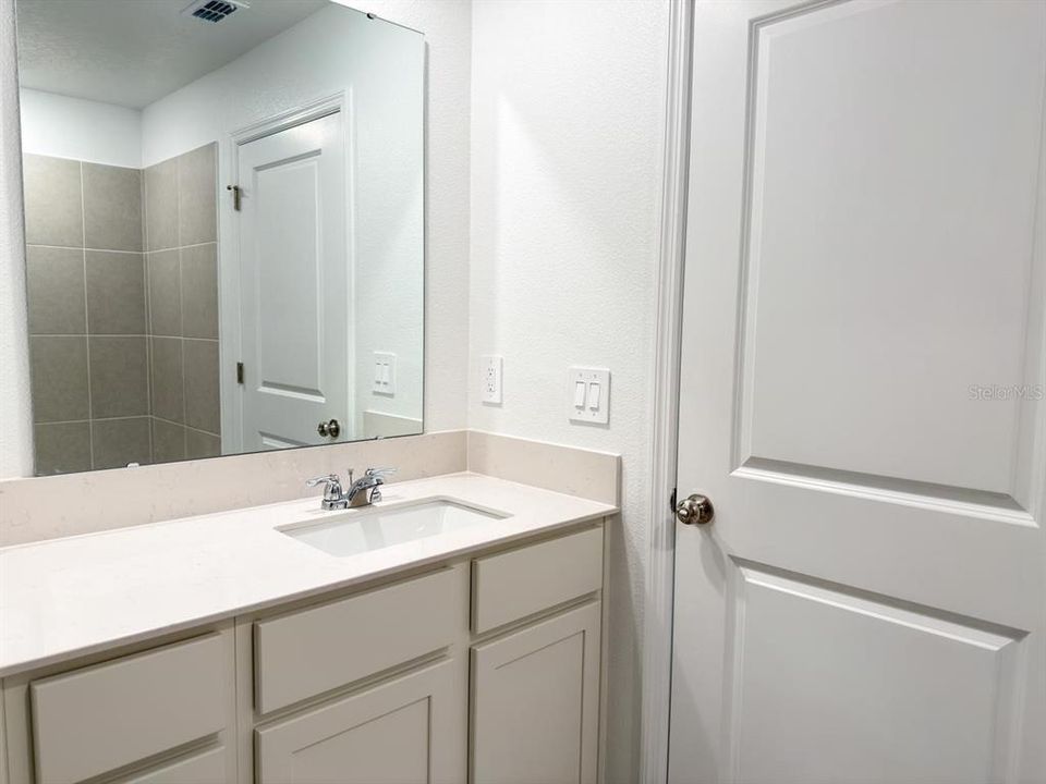 出租: $2,500 (4 贝兹, 2 浴室, 1824 平方英尺)