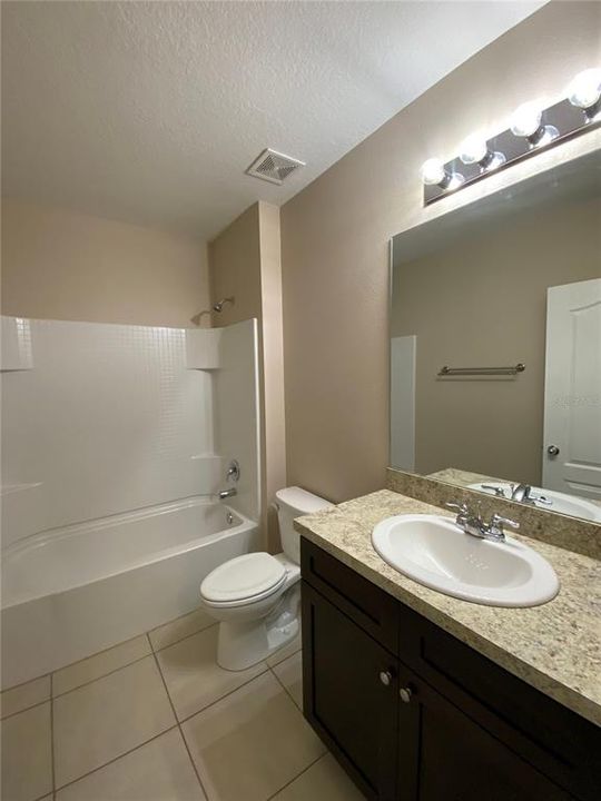 For Rent: $1,975 (4 beds, 2 baths, 1823 Square Feet)