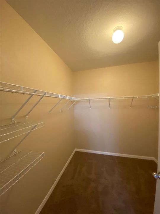 For Rent: $1,975 (4 beds, 2 baths, 1823 Square Feet)