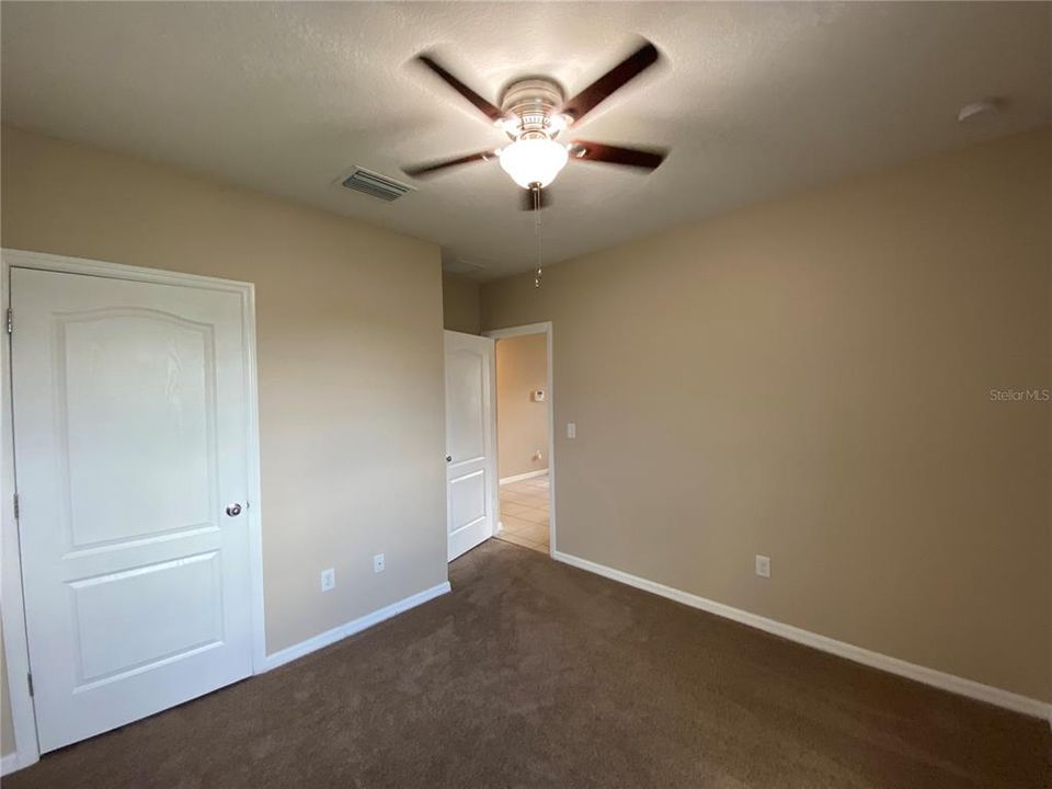 For Rent: $1,975 (4 beds, 2 baths, 1823 Square Feet)