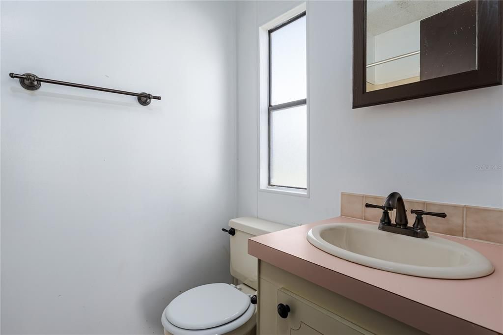 For Sale: $104,000 (2 beds, 2 baths, 832 Square Feet)