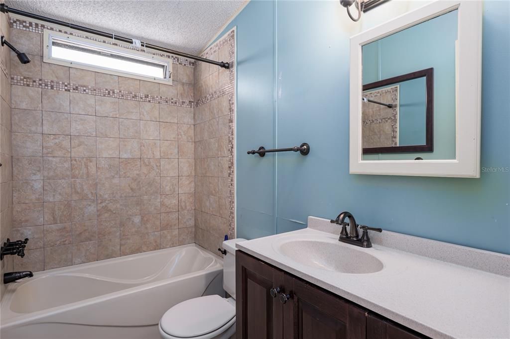 For Sale: $104,000 (2 beds, 2 baths, 832 Square Feet)