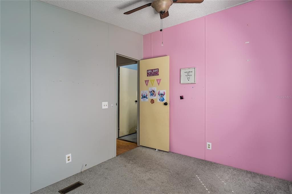 For Sale: $104,000 (2 beds, 2 baths, 832 Square Feet)