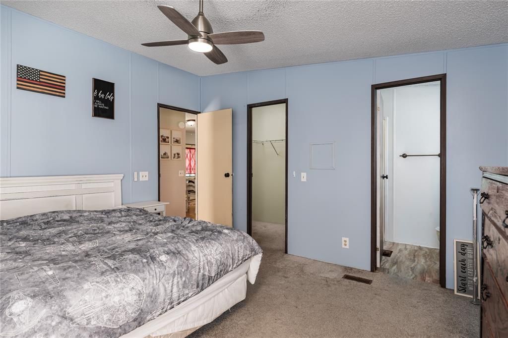 For Sale: $104,000 (2 beds, 2 baths, 832 Square Feet)