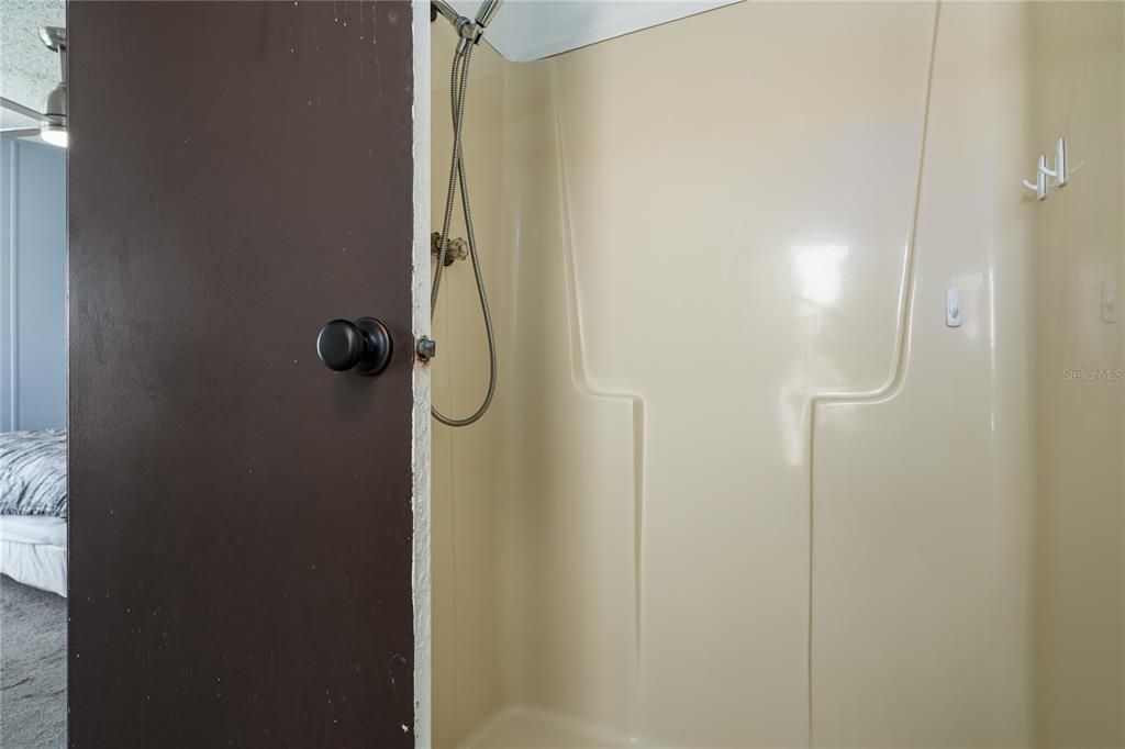 For Sale: $104,000 (2 beds, 2 baths, 832 Square Feet)