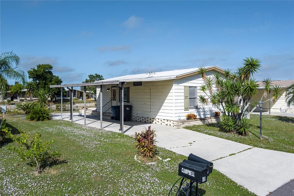 For Sale: $104,000 (2 beds, 2 baths, 832 Square Feet)