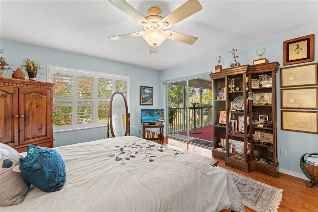 For Sale: $380,000 (2 beds, 2 baths, 1250 Square Feet)