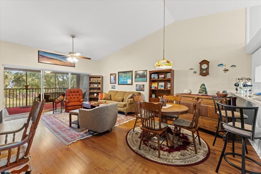 For Sale: $380,000 (2 beds, 2 baths, 1250 Square Feet)